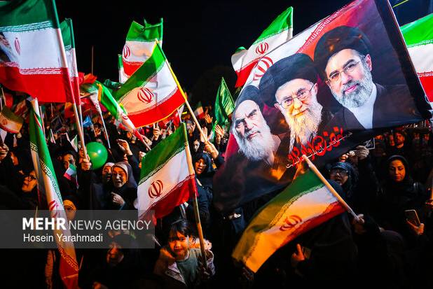 نظامی سابق آمریکا: حملات هوایی به ایران موجب انسجام ملی می‌شود