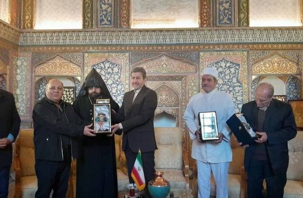 پیشوایان ادیان توحیدی اصفهان با استاندار دیدار کردند