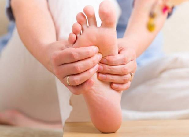 مور مور شدن دست و پا نشانه چیست؟