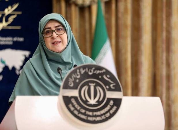 مهاجرانی: ایران دیپلماسی را به جنگ ترجیح می‌دهد؛ پرچم خط قرمز ماست