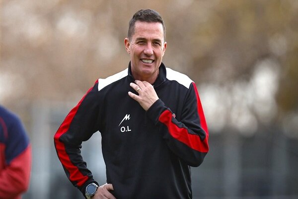 تصمیم عجیب باشگاه پرسپولیس برای اوسمار/ بند تمدید قرارداد فعال شد!