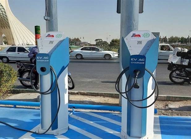 اضافه شدن ۹۰۰ ایستگاه شارژ خودرو برقی تا پایان سال جاری