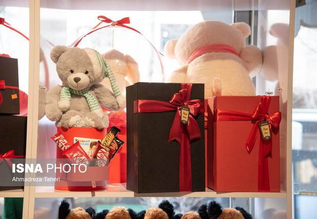 گرایش به ولنتاین نتیجه جذاب‌شدن عناصر فرهنگی غرب در جامعه است 