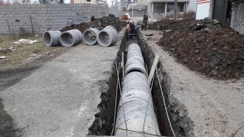 تداوم عملیات اجرایی کانال زهکشی آب‌های سطحی در خیابان‌های ملایر