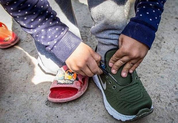 توزیع ۱۶۰۰ جفت کفش مهربانی بین دانش‌آموزان بی‌بضاعت اسدآباد