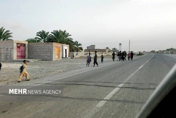 مسیر خطرناک عبور و مرور دانش آموزان ایرانشهری