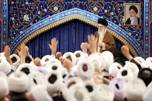 حمایت قاطع ۴۰۰ سرطایفه شیعه و سنی سیستان و بلوچستان از رهبر معظم انقلاب