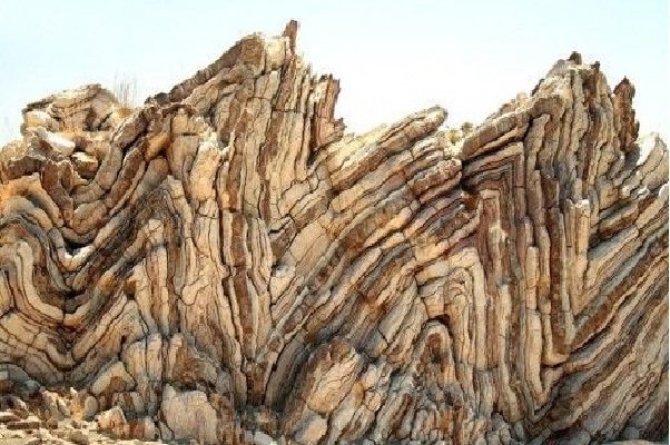 گامی نو در شناخت ساختارهای کم عمق پوسته زمین با بهره‌گیری از امواج لرزه‌ای