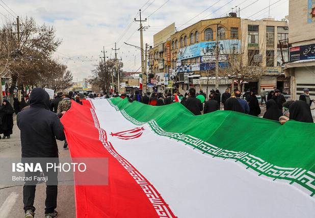آغاز راهپیمایی یوم‌الله ۲۲ بهمن در کرمانشاه
