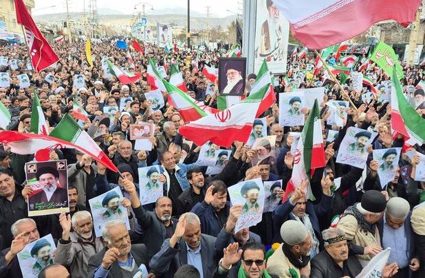 خدمات‌رسانی به شرکت‌کنندگان در مراسم «بیعت با رهبر»