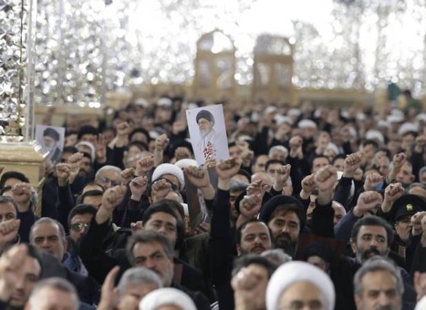 نشست «فتح قریب در مکتب امام شهید» در حرم رضوی