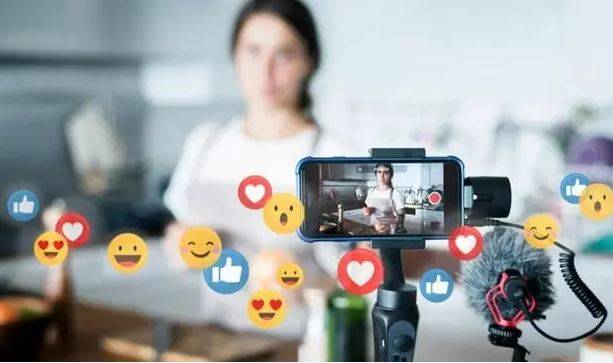 نقش اینفلوئنسرها در تغییر عادات ذهنی