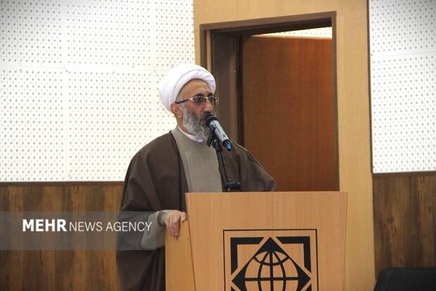 دانشگاه در خط مقدم دفاع از انقلاب ایستاده است