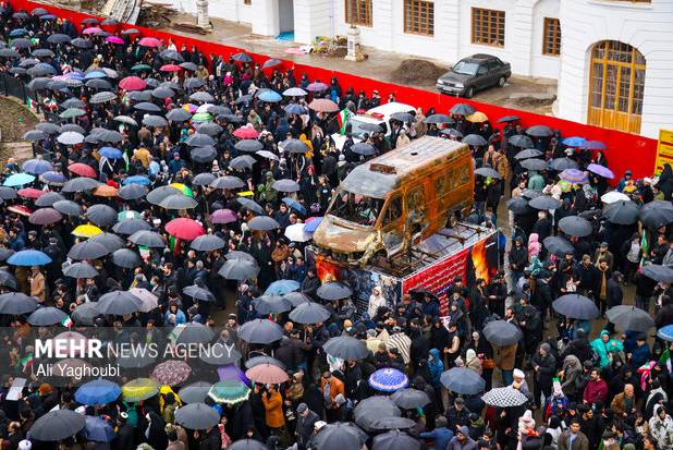 تصاویر هوایی از حضور رشتوندان در جشن تولد ۴۷ سالگی انقلاب