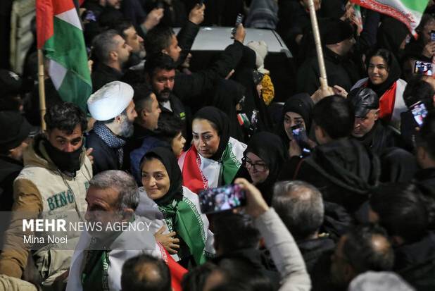 «در آغوش وطن»؛ گردهمایی مردمی شب‌های همبستگی با حضور بانوان ملی‌ پوش
