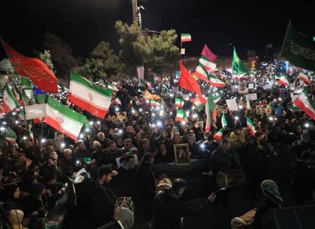 جمعیت خروشان اراک در سوگ و خون خواهی از رهبر شهید