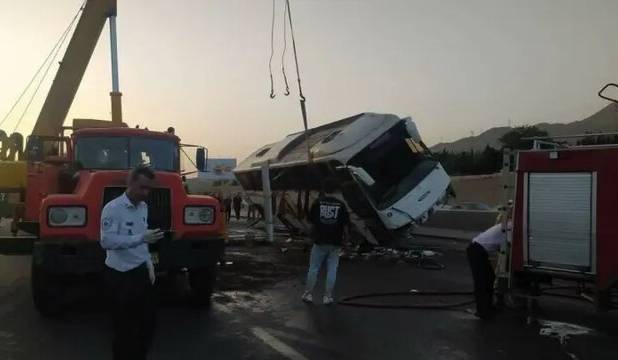 جزئیات تصادف اتوبوس مسافربری در محور نی‌ریز