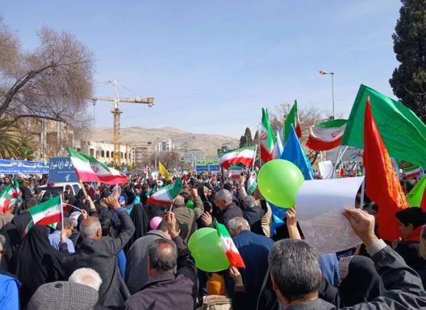 شکوه غیرت و اقتدار مردم شیراز در راهپیمایی ۲۲ بهمن