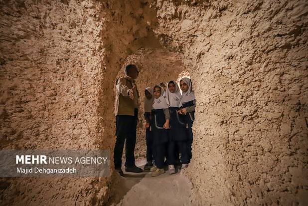 ۳۰ هزار دانش‌آموز یزدی از باغ موزه دفاع مقدس بازدید کردند