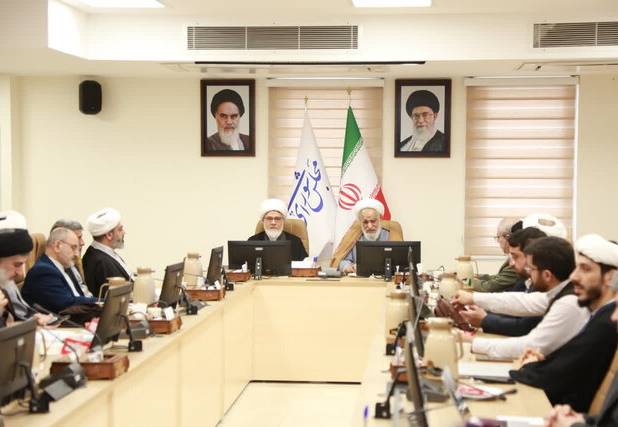استاد حوزه علمیه: مرکز تحقیقات مجلس باید نقطه عزیمت تقنین باشد