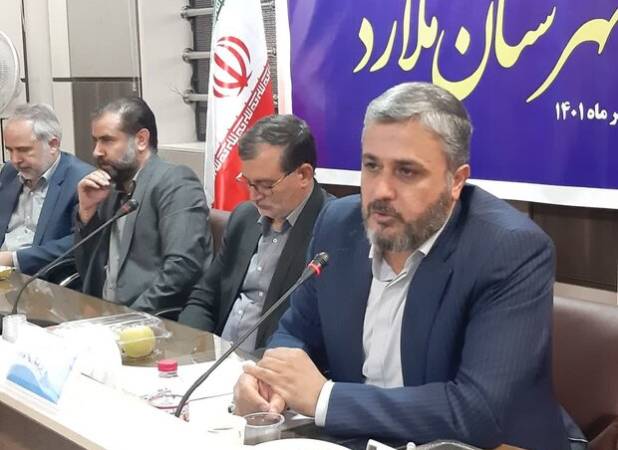 مدیر پشت میزنشین جایی در ادارات ملارد ندارد