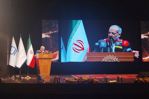 کتاب‌های خوب تولید می‌شوند، اما به دست دانش‌آموزان نمی‌رسند