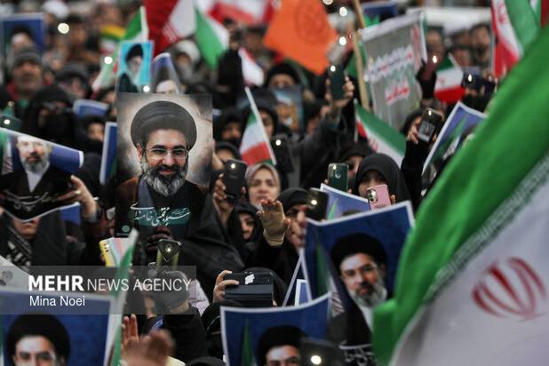 میثاق بیش از ۲۲۰۰ نفر از اهالی رسانه با رهبر انقلاب/ ادامه مسیر عزت