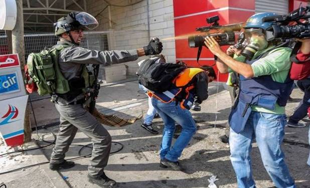 به آب و آتش زدن صهیونیست‌ها برای سرکوب راویان حقیقت