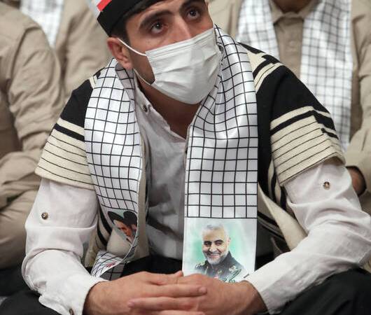 لباس خاص یک بسیجی در دیدار با رهبر انقلاب