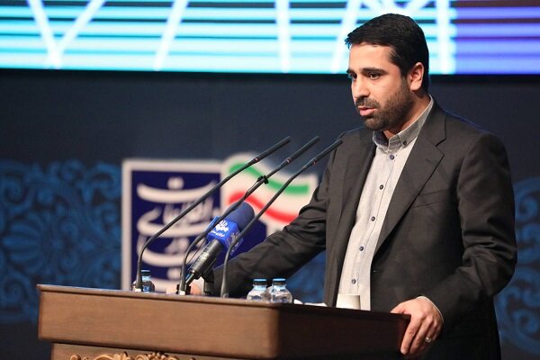 نباید در فضای مجازی  «تابع قوانین دیگر کشورها» باشیم