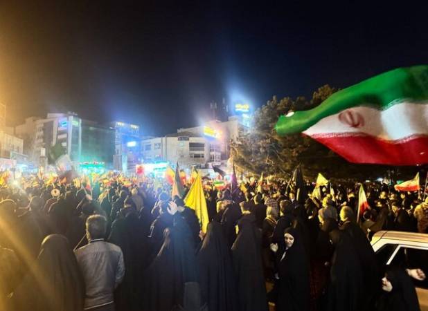 تجمع زاهدانی‌ها در سوگ رهبر شهید و حمایت از نیروهای نظامی