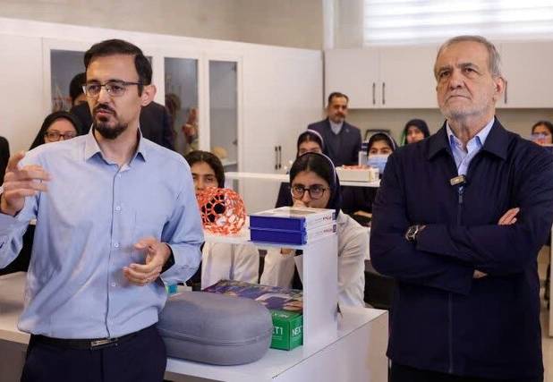 بازدید رئیس‌جمهور از مدرسه هوشمند فرزانگان شهریار/ تهران پیشتاز تحول آموزشی کشور