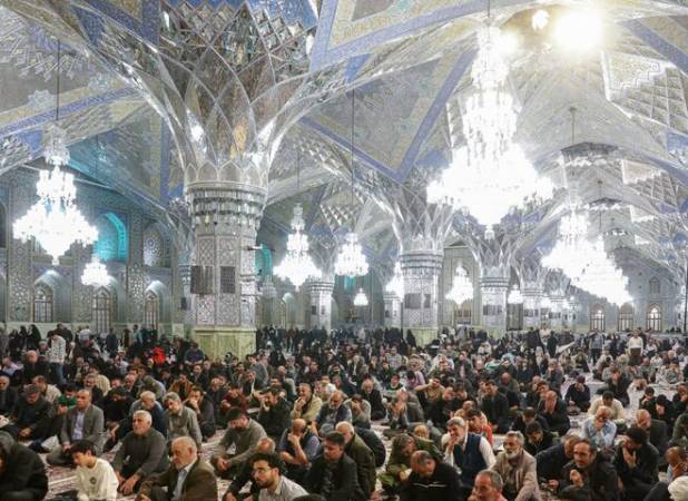 ویژه برنامه مناجات خوانی شب اول ماه رمضان در حرم امام رضا(ع)