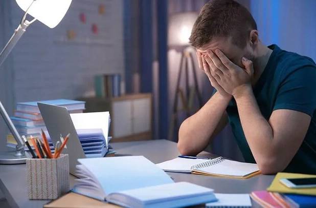 اضطراب امتحانات؛ عاملی مخرب بر عملکرد تحصیلی دانشجویان