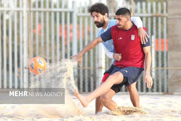 ۱۷ بازیکن به اردوی تیم ملی فوتبال ساحلی دعوت شدند