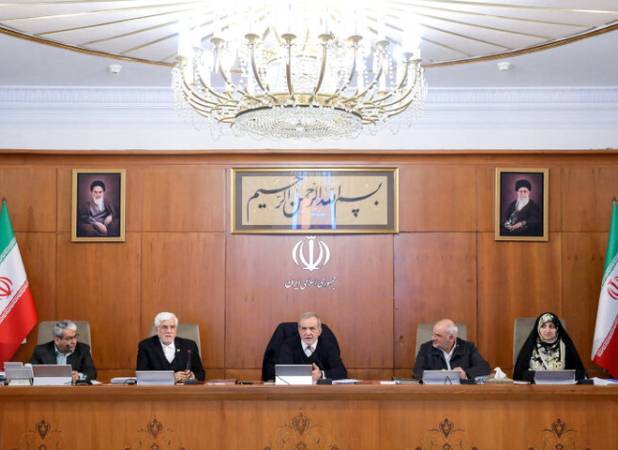 عیدی کارکنان دولت ۱۰ میلیون تومان شد