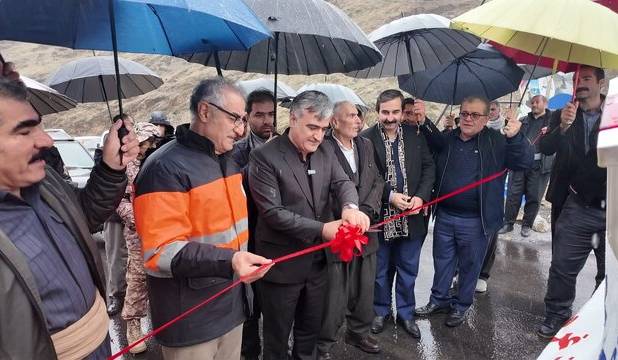 بهره‌برداری همزمان از پروژه‌های عمرانی، ورزشی و ارتباطی در سنندج