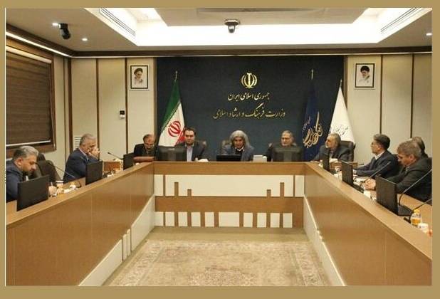 زبان فارسی عامل همبستگی ملی است و باید فراتر از یک نهاد به آن نگاه کرد