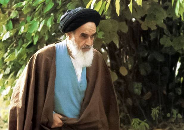 یک استاد دانشگاه: گفتمان سیاست خارجی امام(ره) تمام ابرقدرت‌ها را ناتوان کرده است