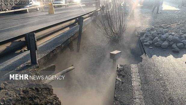 فرونشست زمین در زیرگذر کاشانی اسلامشهر