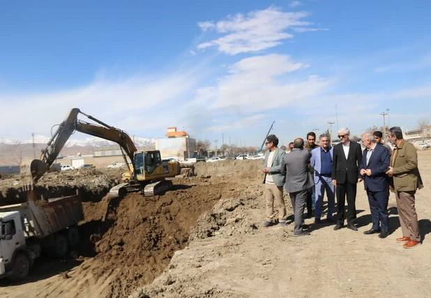 معاون استاندار لرستان: پل معلق بوستان شهرداری بروجرد تا قبل از سال تکمیل می‌شود