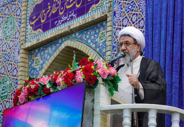 امام جمعه کرمان: فرزندان کشور در جبهه دیپلماسی از حقوق ملت دفاع می‌کنند