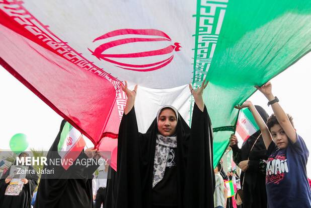 راهپیمایی مردم سیریک در روز ۲۲ بهمن