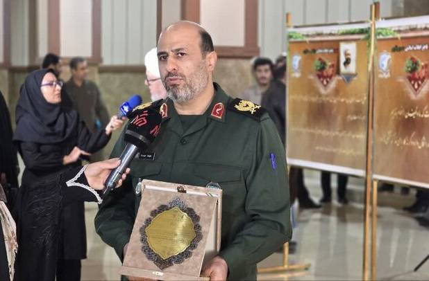 نشان ملی فردوس به فرمانده سپاه البرز اهدا شد