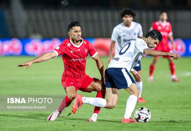 چشم مدعیان قهرمانی به انزلی/ پرسپولیس هدیه رقبا را پس می‌فرستد؟