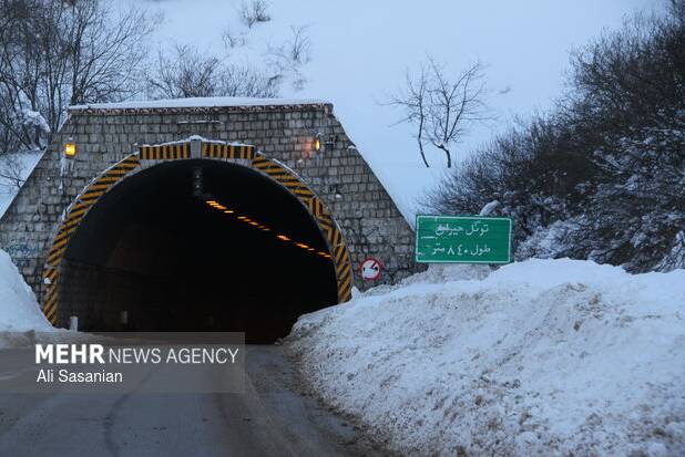ترافیک سنگین در محورهای مواصلاتی تهران؛ بارش باران در جاده ۹ استان