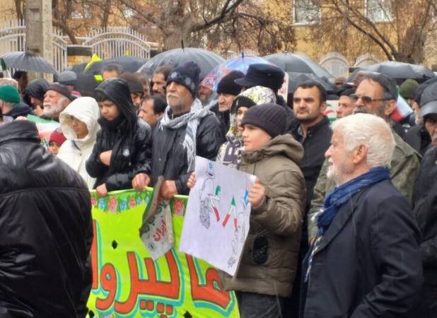 ۲۲ بهمن؛ صحنه حضور پرشور دیار گروس در جشن پیروزی انقلاب