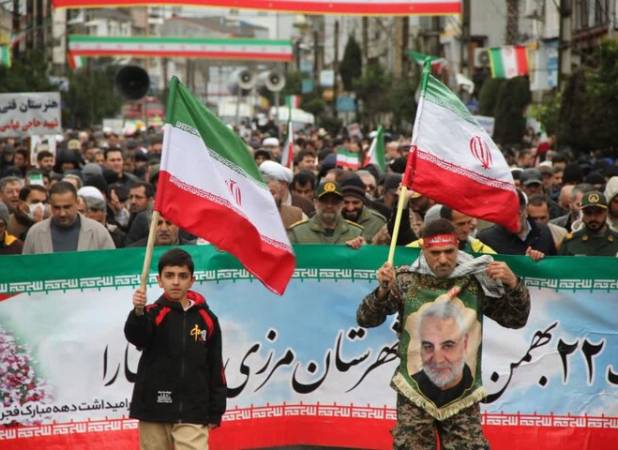 تصاویر اختصاصی خبرنگار مهر از ۲۲ بهمن تماشایی بندر مرزی آستارا