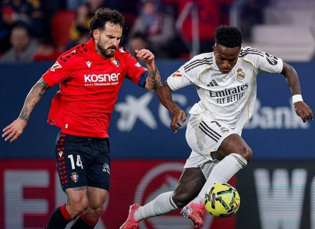 رئال صدر لالیگا را به بارسلونا تعارف زد