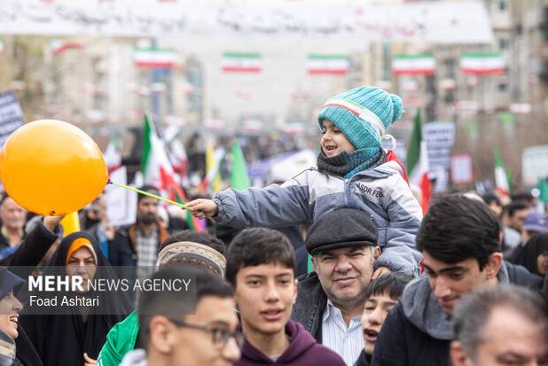سنگ تمام نوجوانان و جوانان گرگانی در حماسه ۲۲ بهمن